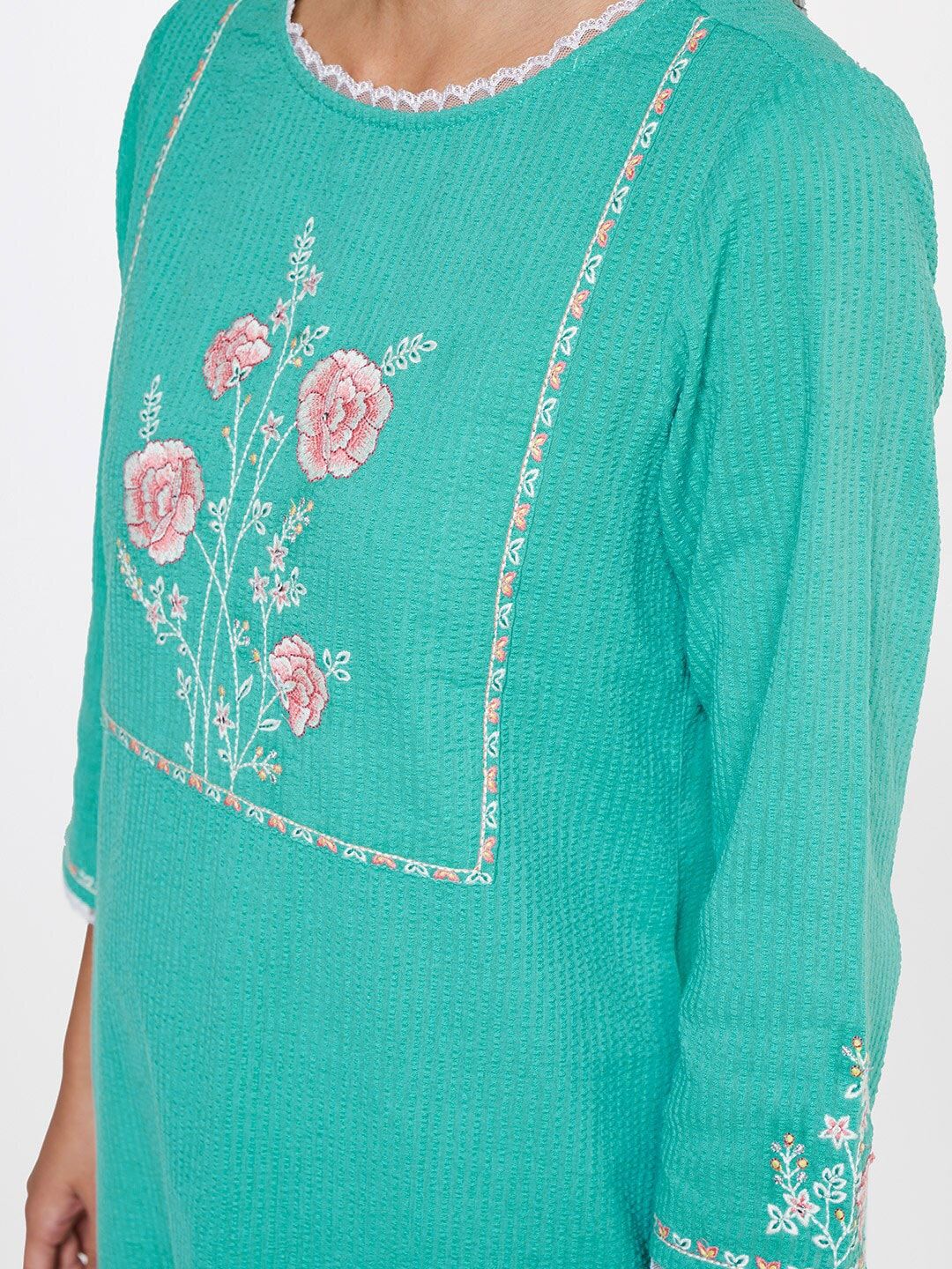 Global Desi Women Cotton Floral Embroidered Kurta