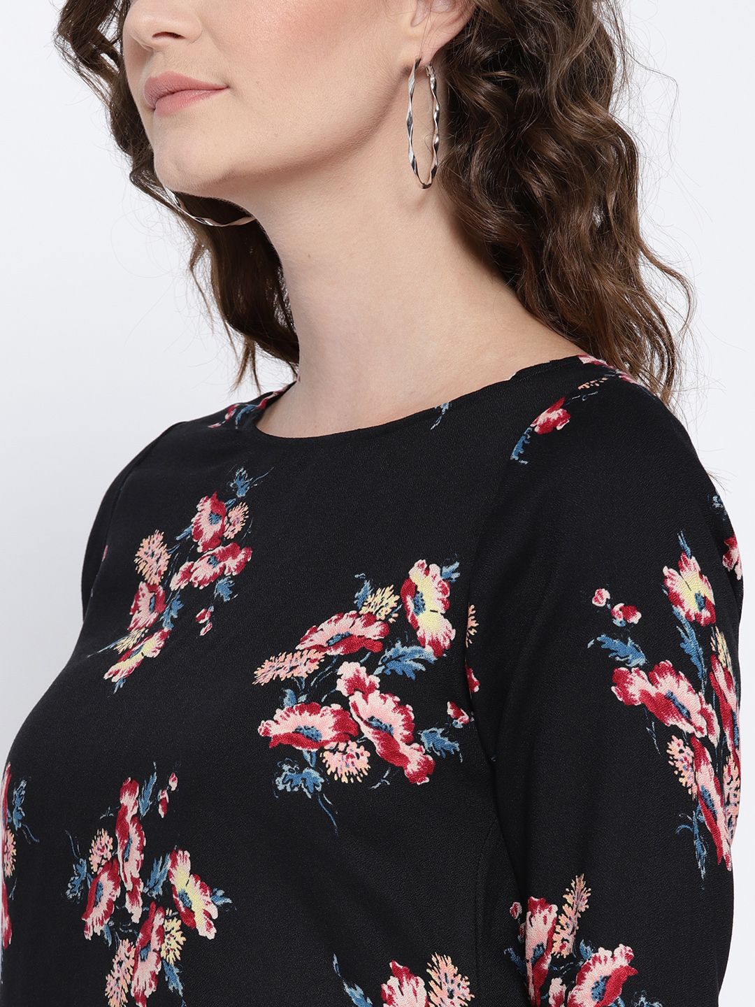 Berrylush Black Floral High-Low Trapeze Top