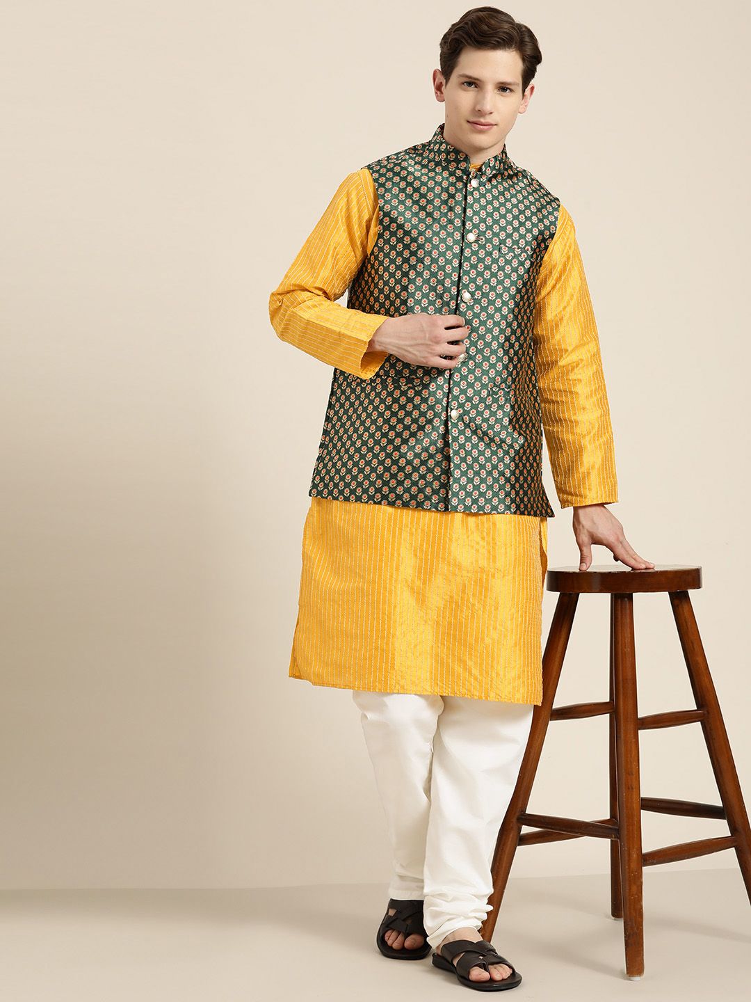 SOJANYA Men Mustard Yellow & Beige Striped Thread Work Straight Kurta Churidar NehruJacket