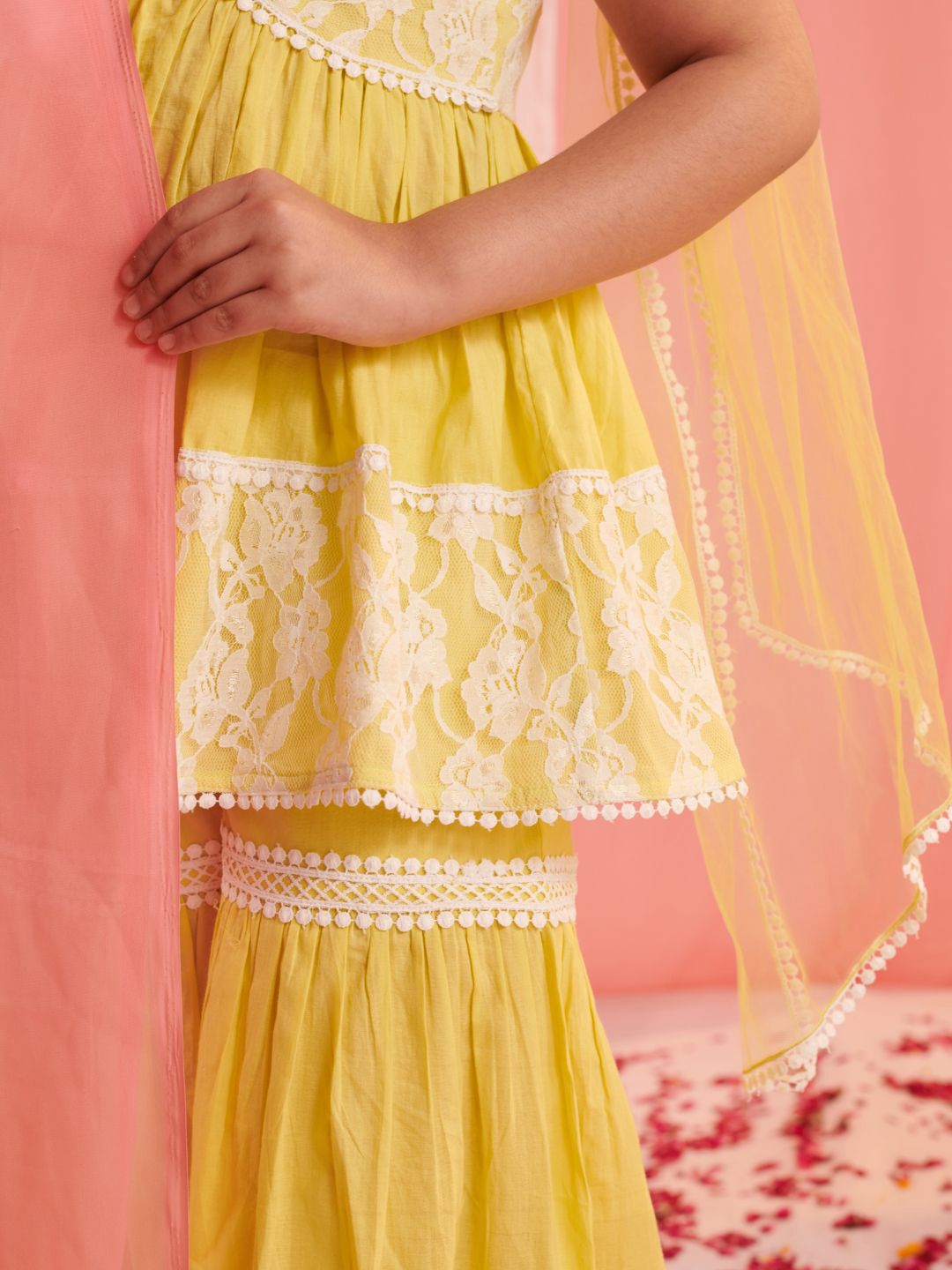 pspeaches Girls Floral Embroidered Regular Kurta with Sharara & With Dupatta