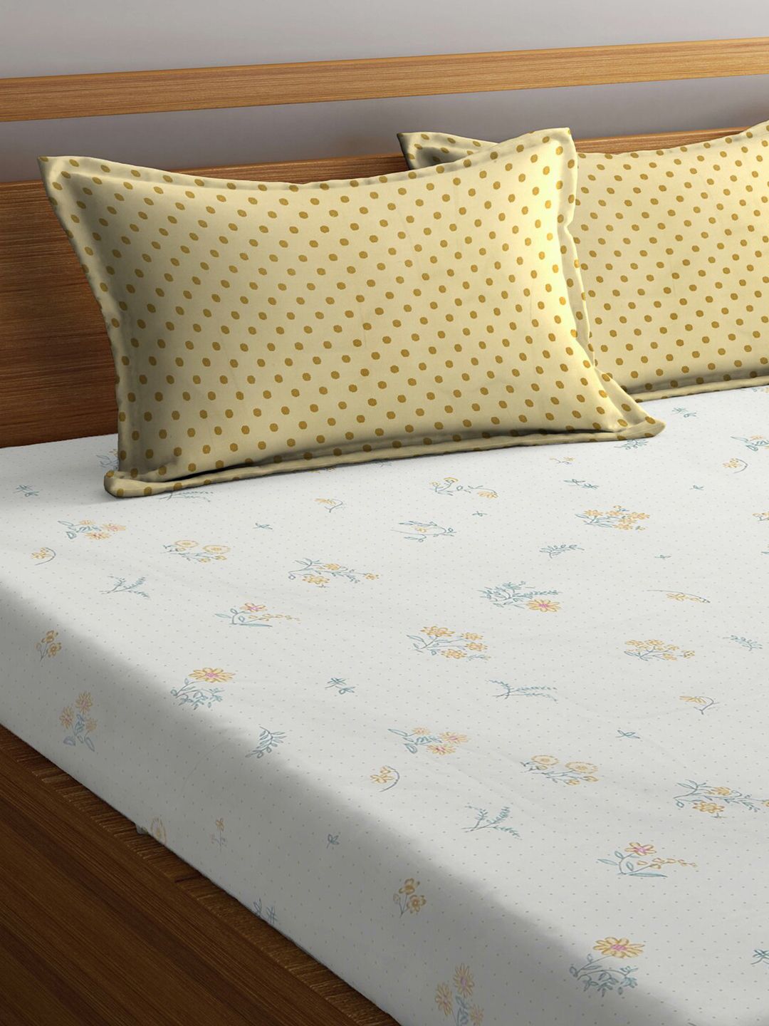 KLOTTHE  Floral Printed 300 TC Fitted Super King Bedsheet with 2 Pillow Covers