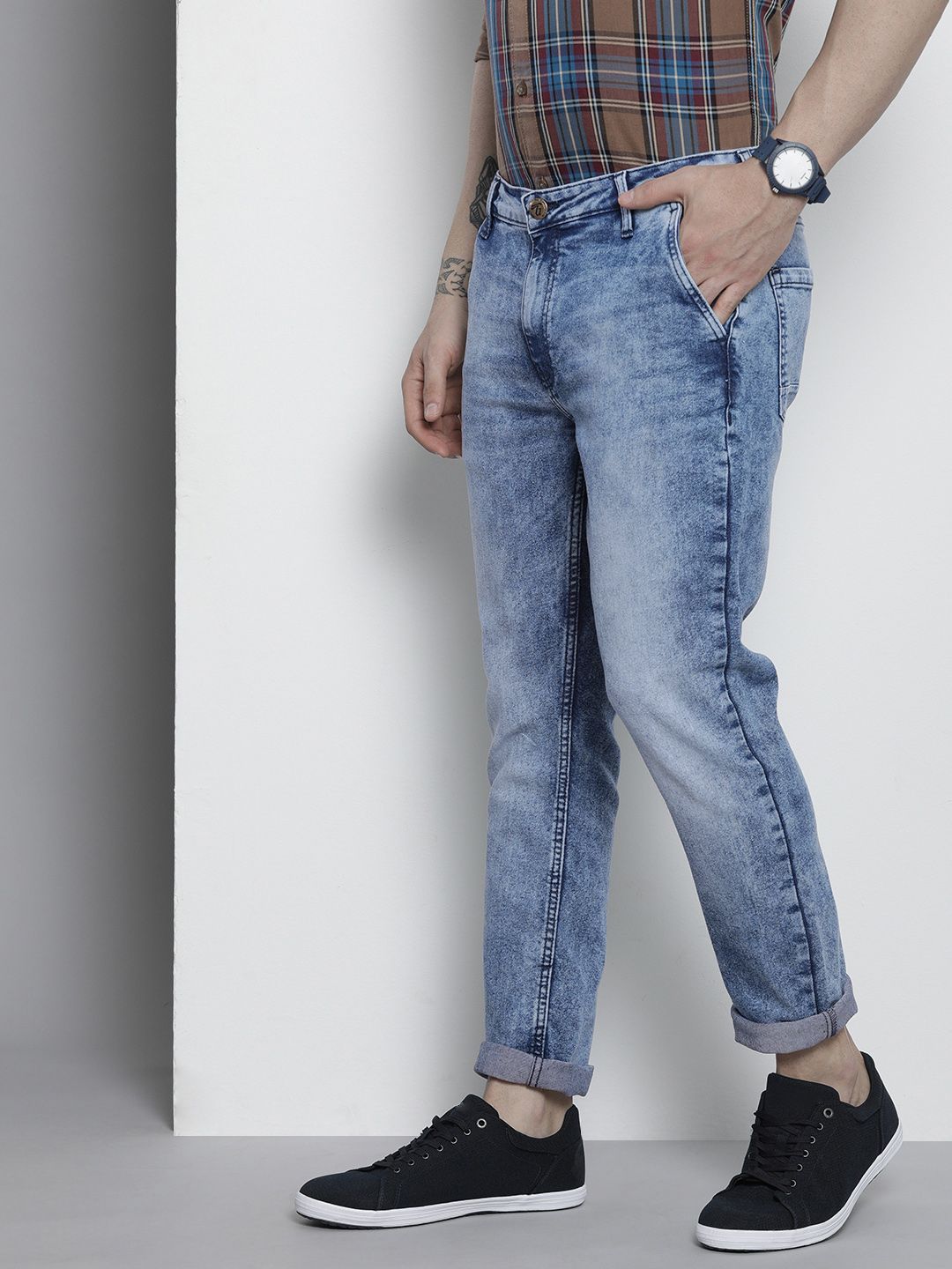 The Indian Garage Co Men Slim Fit Light Fade Stretchable Jeans