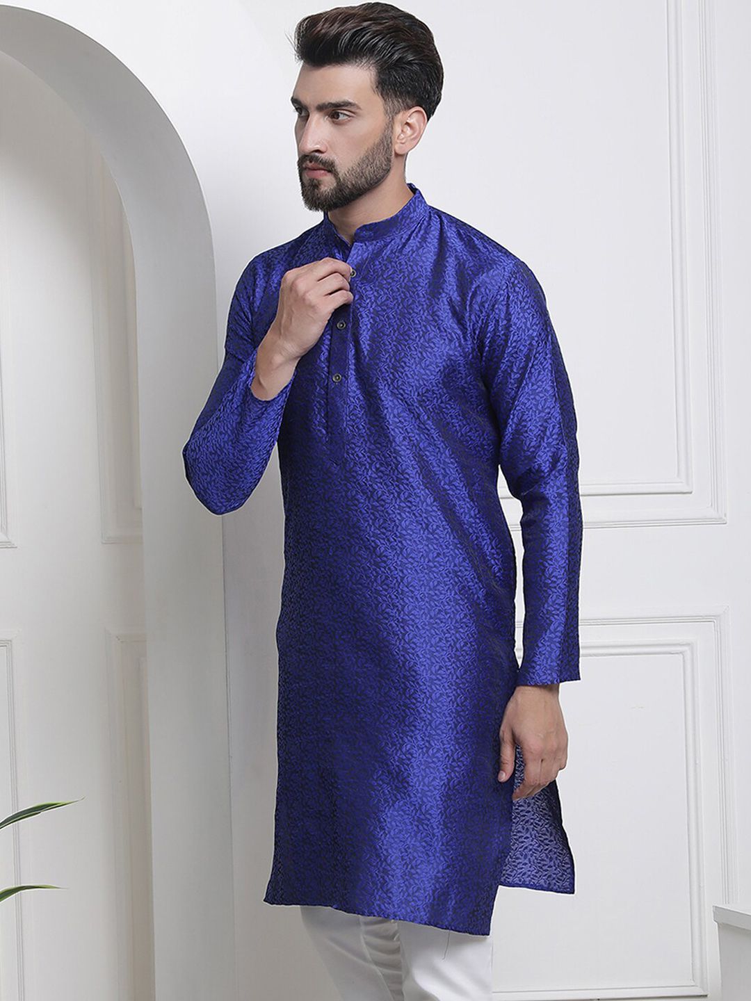 SOJANYA Floral Woven Design Mandarin Collar Kurta