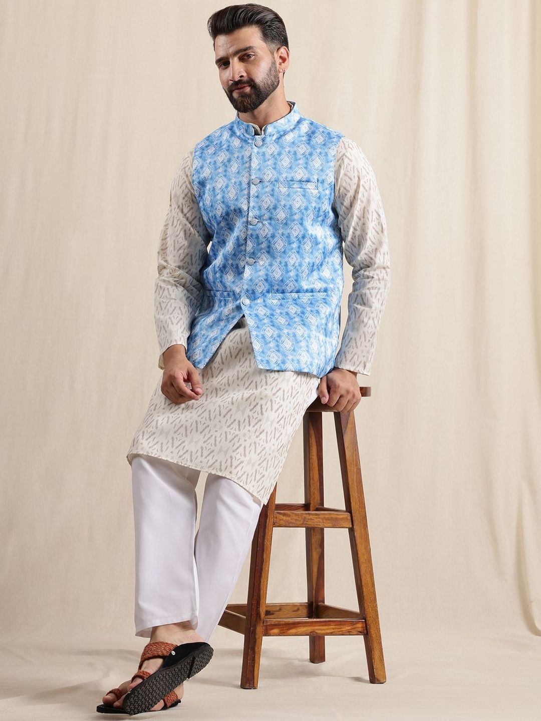 Anouk Men Printed Regular Kurta with Pyjamas & Nehru Jacket
