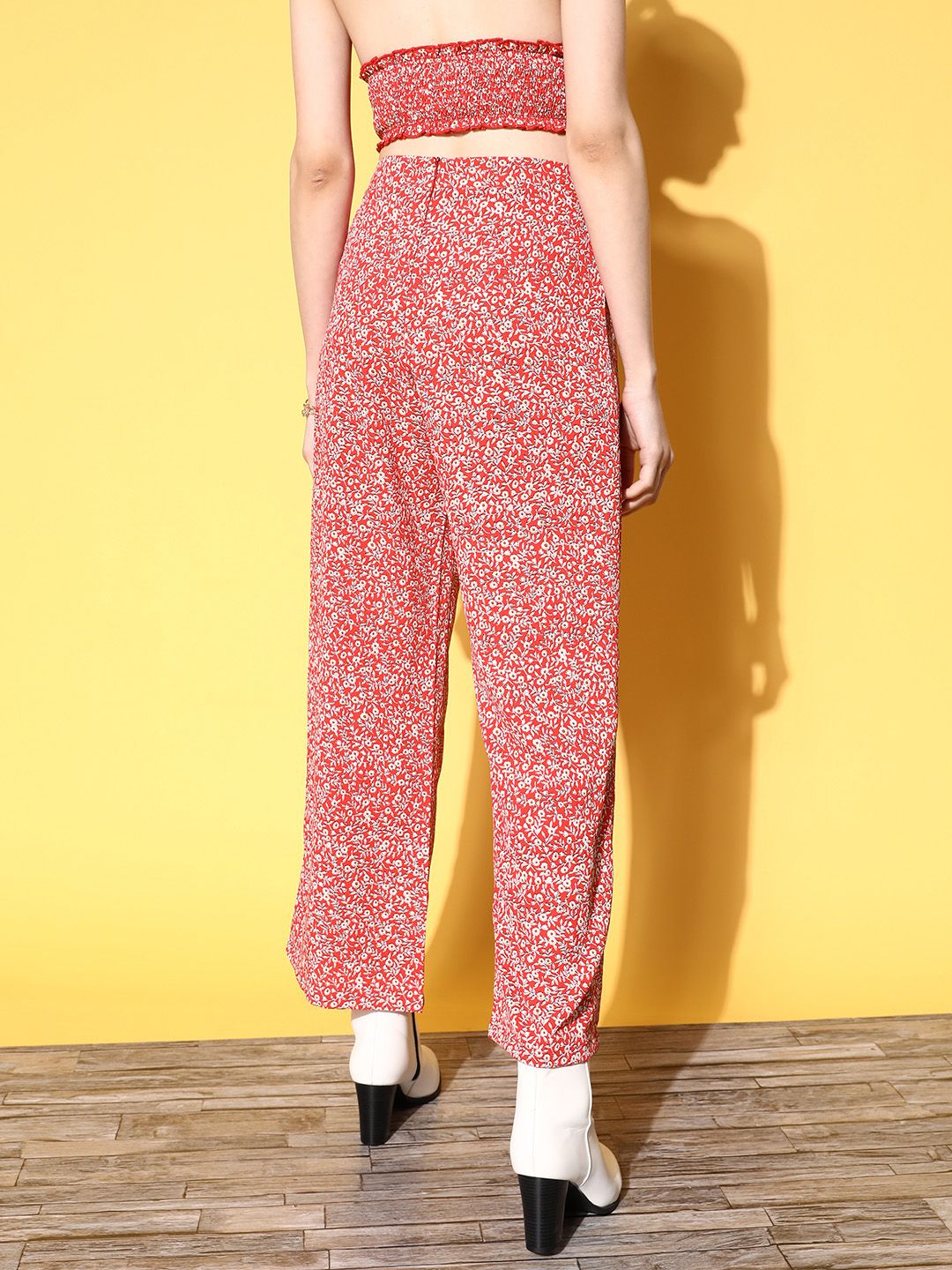 Berrylush Women Red Floral Printed Relaxed Loose Fit High-Rise Trousers