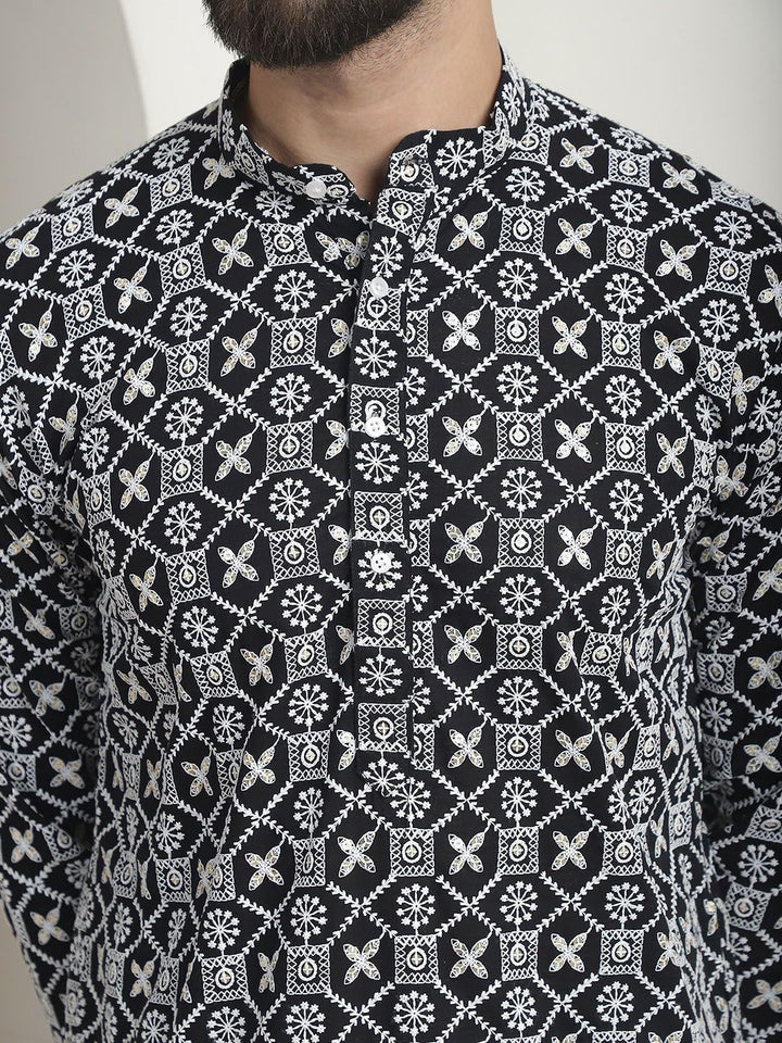 SOJANYA Geometric Printed Mandarin Collar Long Sleeves Cotton Thread Work Kurta