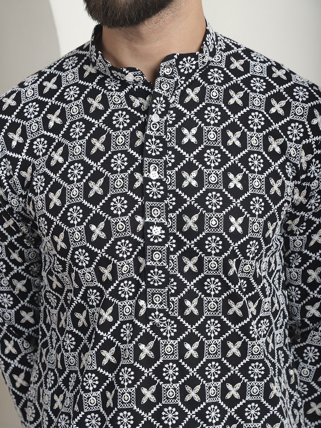 SOJANYA Geometric Printed Mandarin Collar Long Sleeves Cotton Thread Work Kurta
