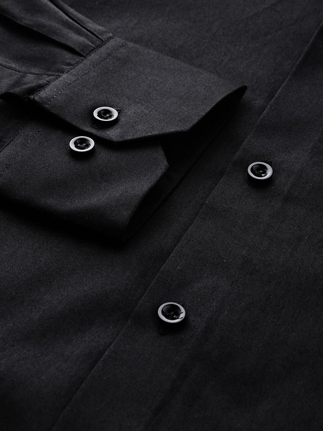 MANQ Men Black Slim Fit Solid Party Shirt