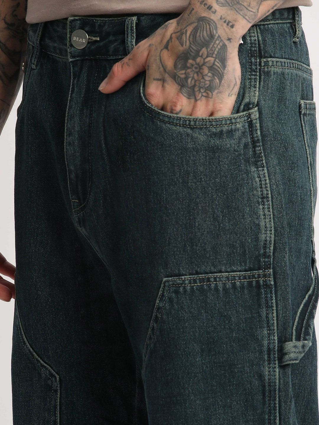 THE BEAR HOUSE Men Straight Fit Clean Look Stretchable Jeans