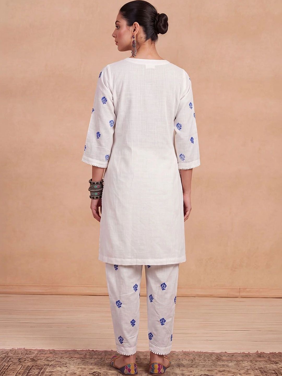 Rumah Wanita Chikankari Motif Etnik Bersulam Benang Biasa Kurta Kerja dengan Seluar