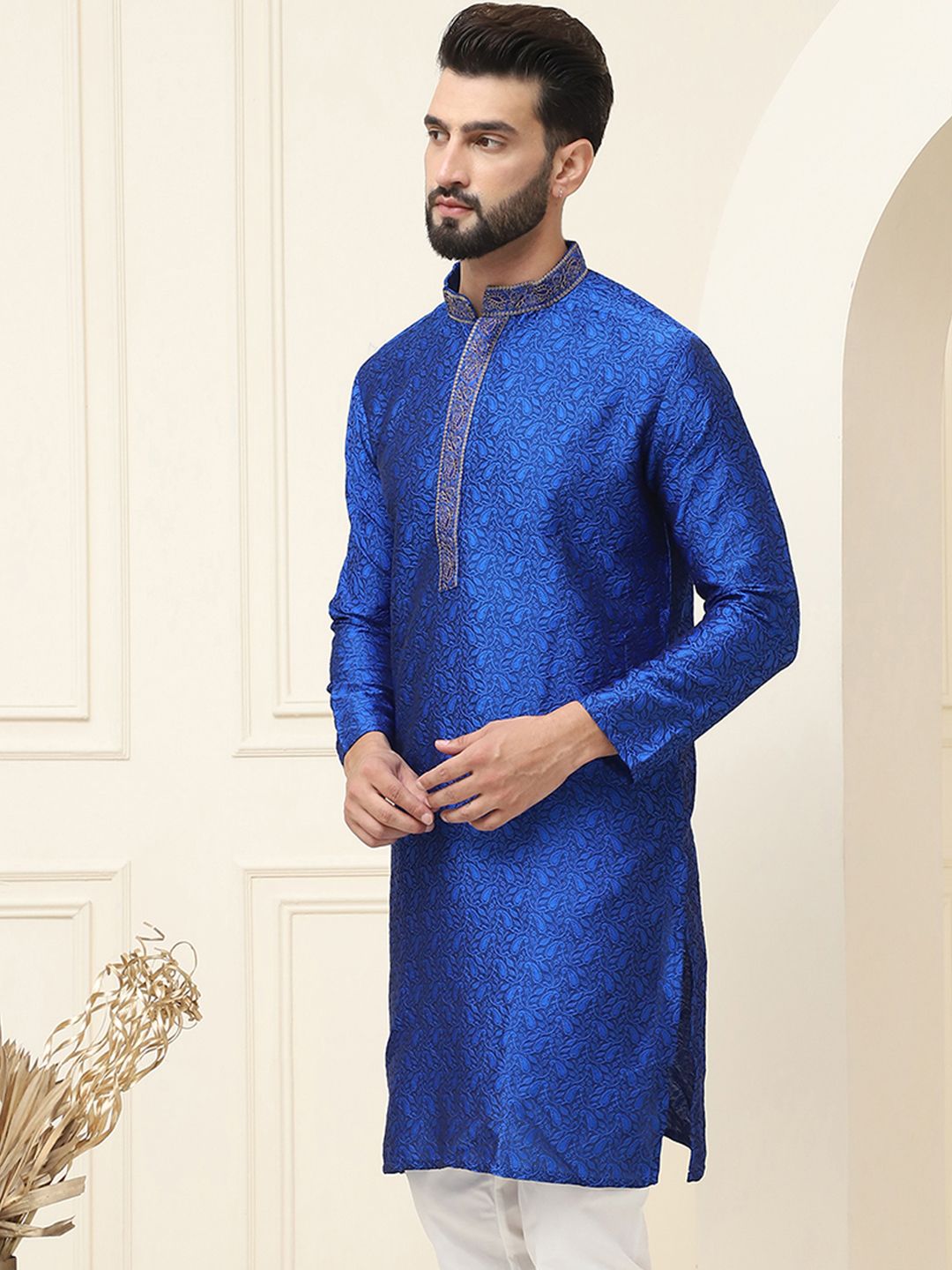 SOJANYA Paisley Woven Design Kolar Mandarin Benang Bekerja Lurus Kurta