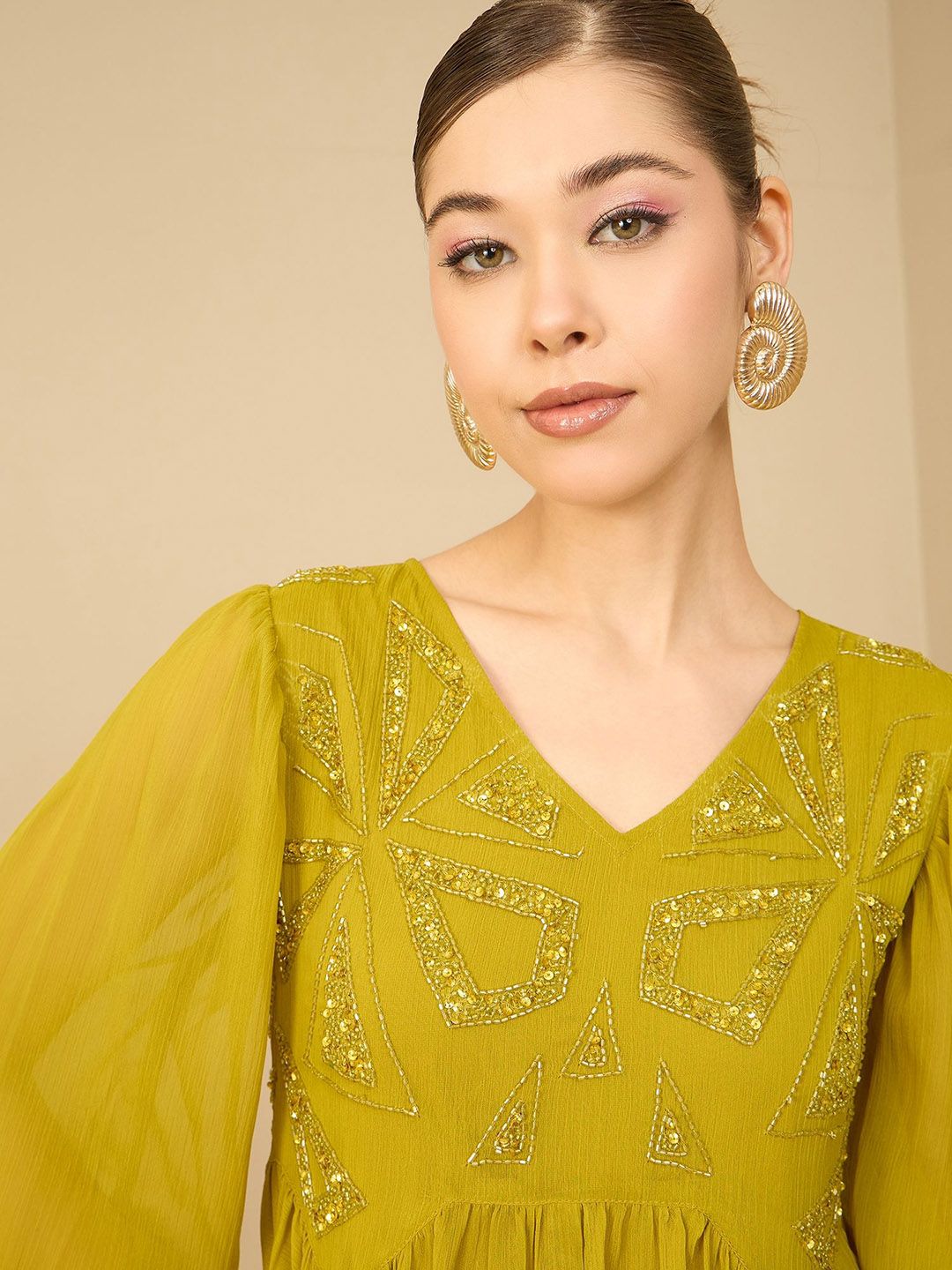 Antheaa Women Embellished V-Neck Tunic With Trouser