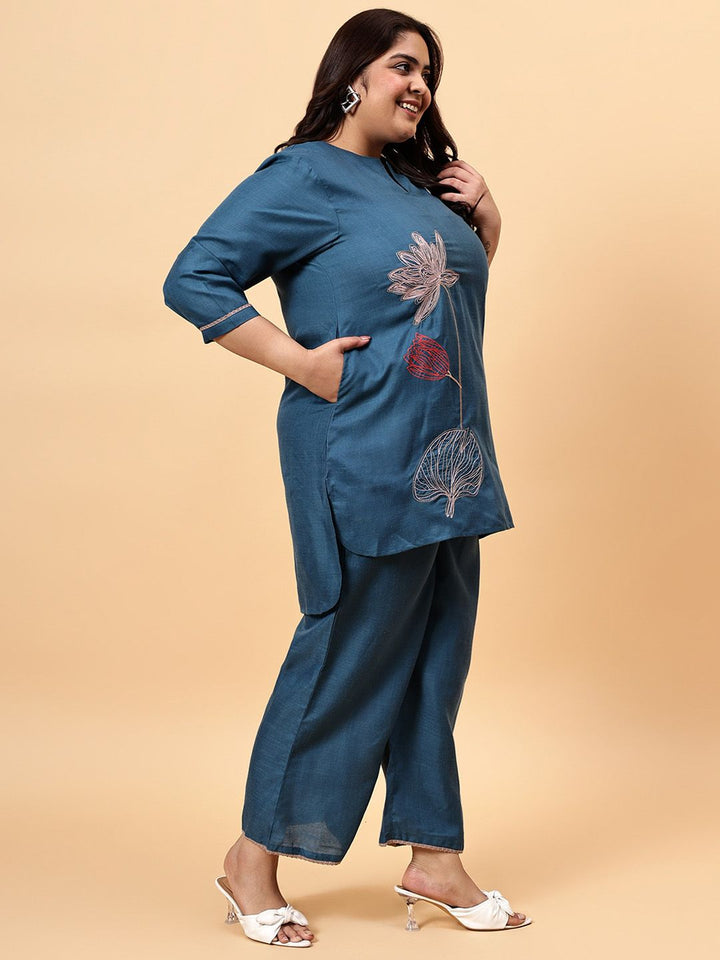 Bani Women Solid Embroidered Tunic with Trousers Co-Ords
