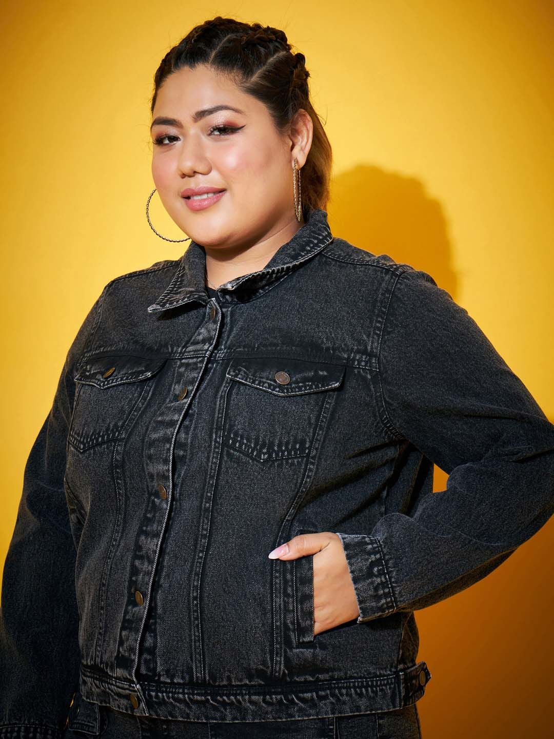 SASSAFRAS Curve Plus Size Washed Denim Jacket