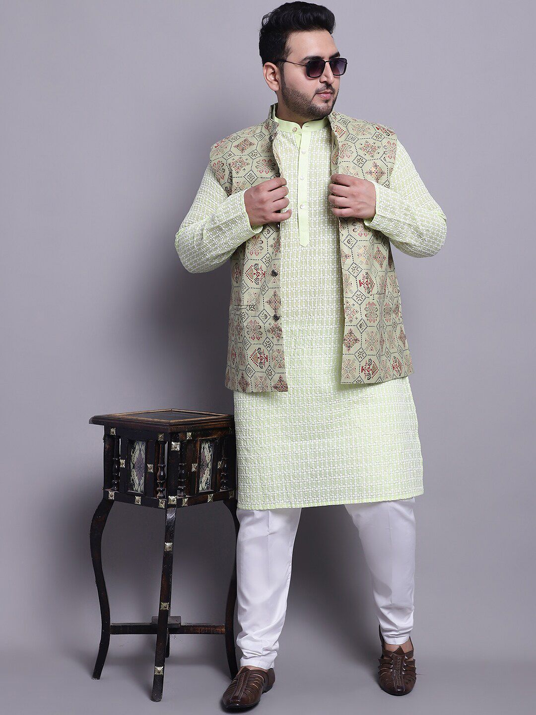 SOJANYA PLUS Etnik Sulam Kurta Kapas Tulen Lurus & Piyama Dengan Jaket Nehru