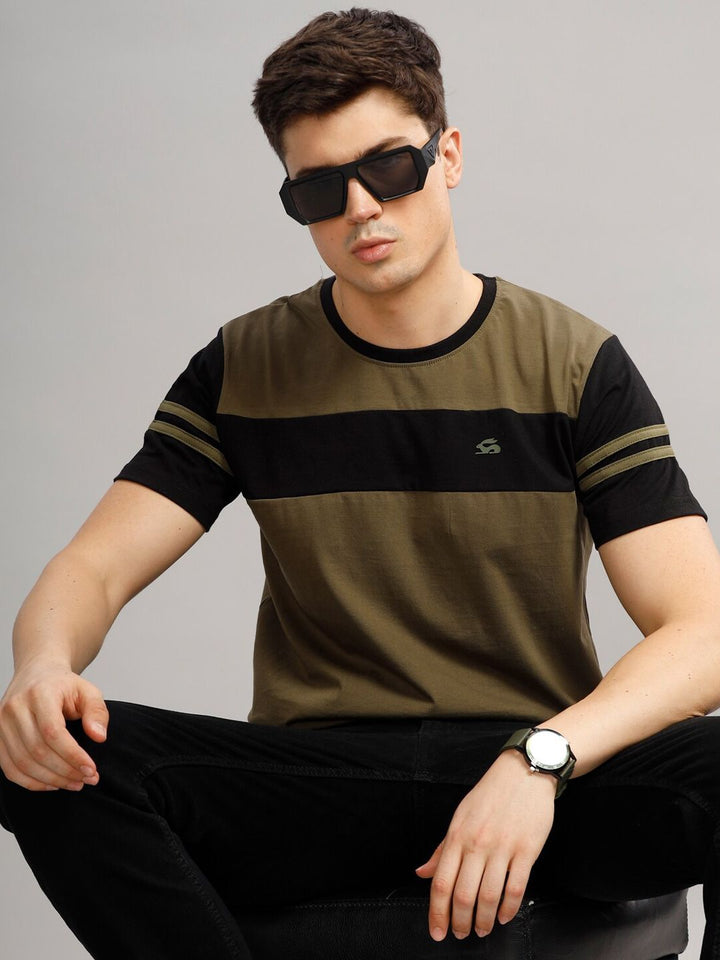 ADRO Colourblocked Round Neck Cotton T-shirt