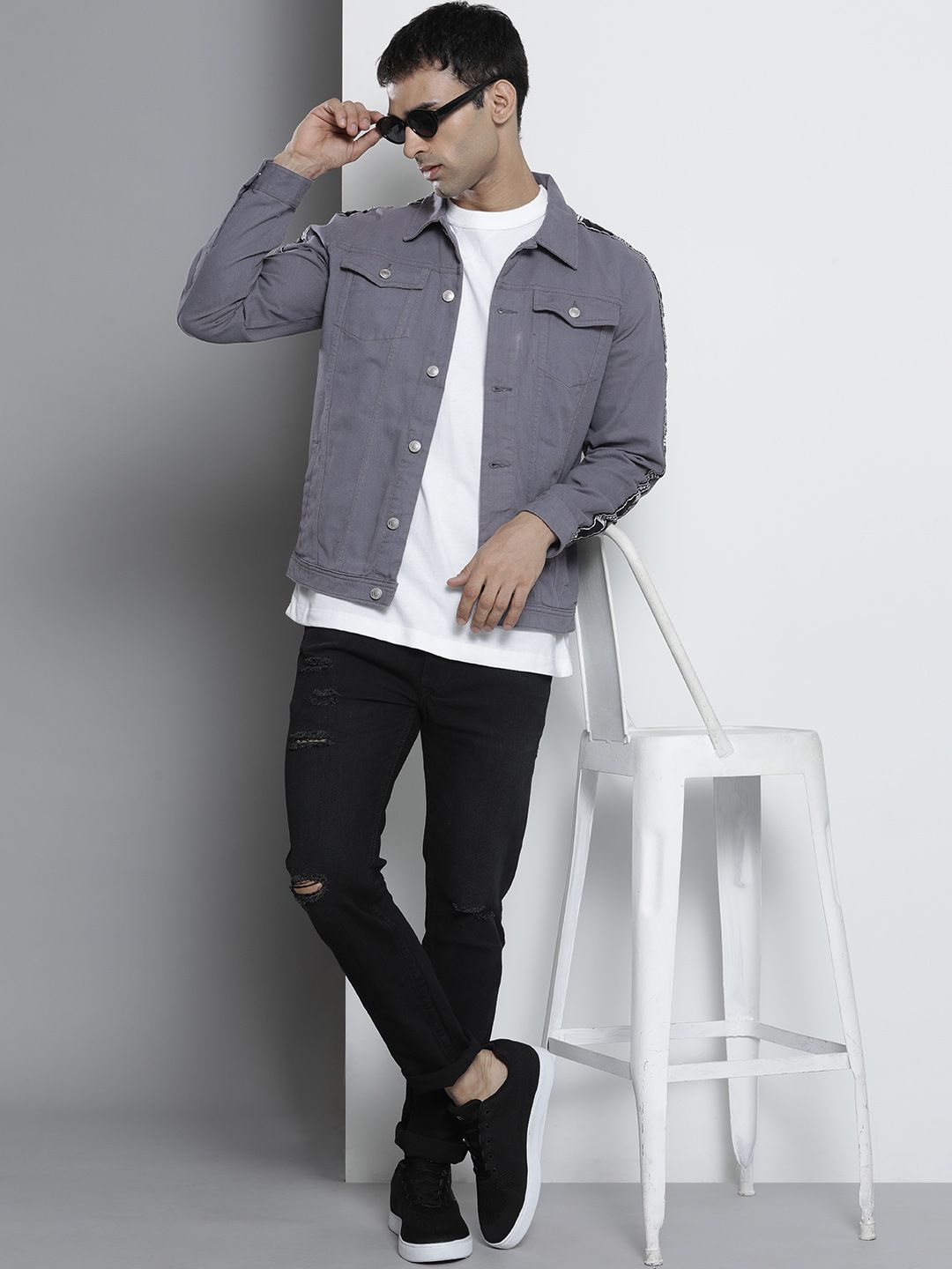 The Indian Garage Co Men Slim Fit Denim Trucker Jacket with Double Flap Pockets