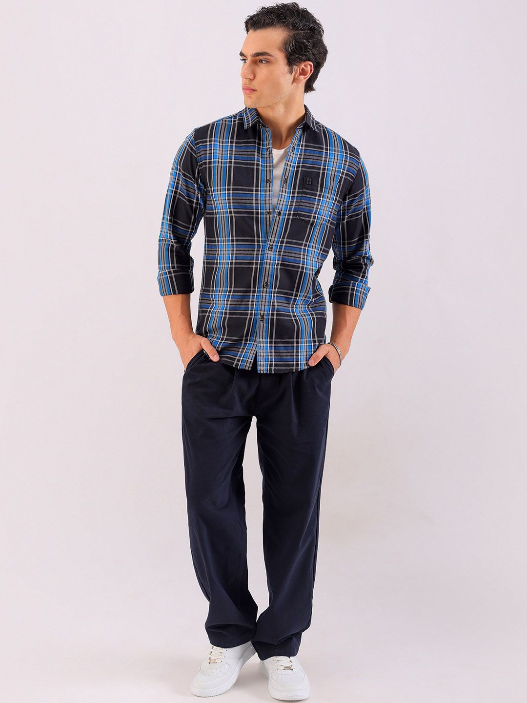 The Indian Garage Co Men Black & Blue Checked Pure Cotton Casual Shirt