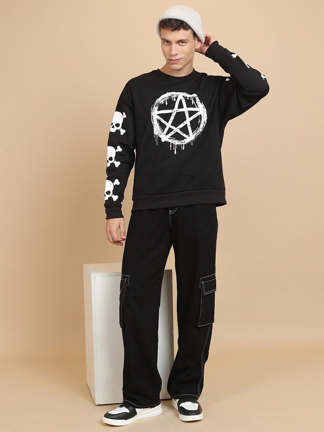 HIGHLANDER Graphic Printed Oversized Pullover Sweatshirt