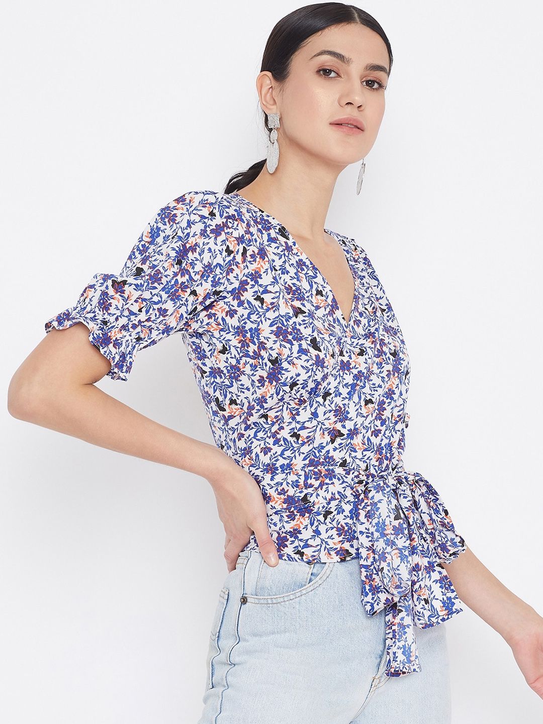 Berrylush Women White Printed Wrap Top