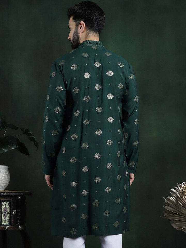 SOJANYA Geometric Embroidered Mandarin Collar Sequinned Straight Kurta