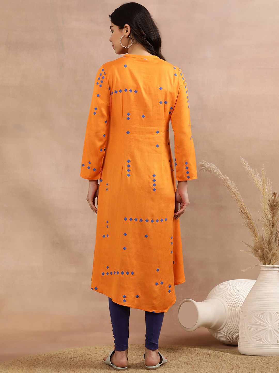 W Geometric Printed Mandarin Collar Anarkali Kurta With Legging