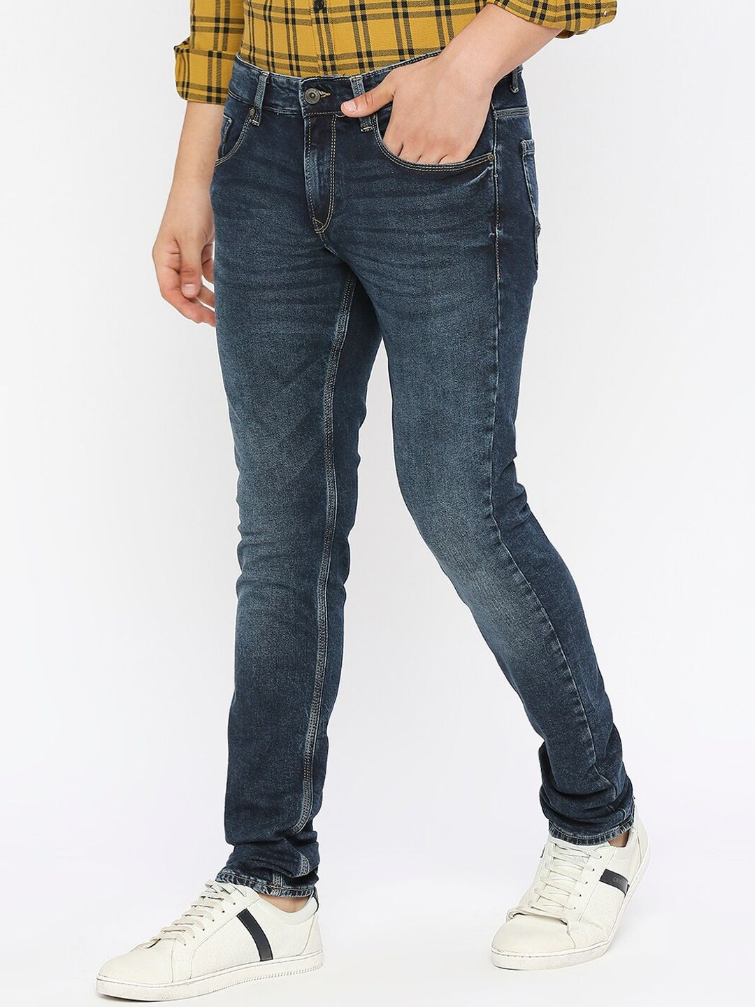 SPYKAR Men Slim Fit Low-Rise Heavy Fade Clean Look Stretchable Jeans