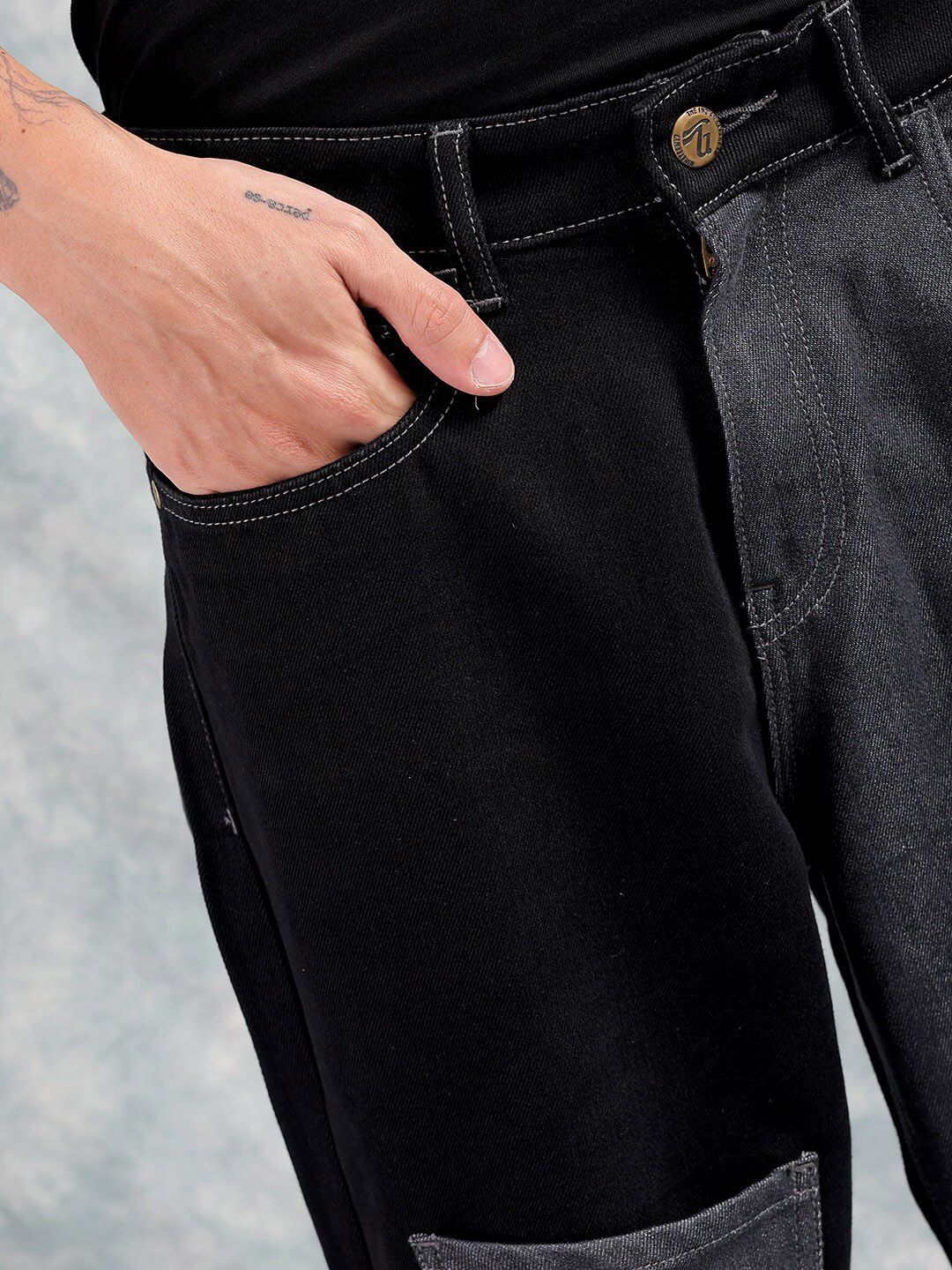 The Indian Garage Co Black Men Mid-Rise Relaxed Fit Colourblocked Jeans
