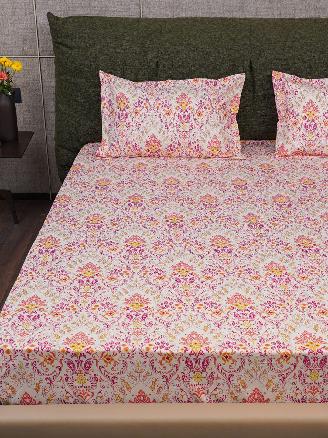 URBAN SPACE Peach-Coloured Printed Cotton 200 TC Single Bedsheet With 2 Pillow Covers