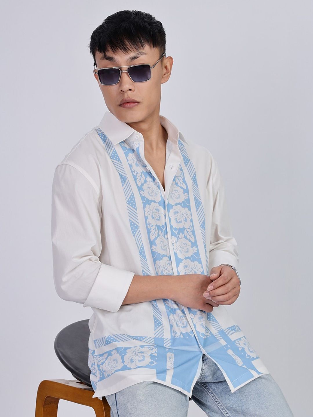 Eszett Men Floral Printed Spread Collar Casual Shirt