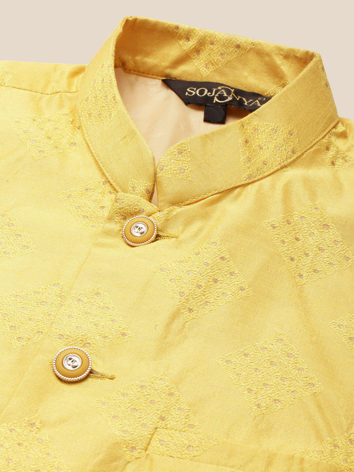 SOJANYA Manadrin Collar Kurta with Pyjamas & Nehru Jacket