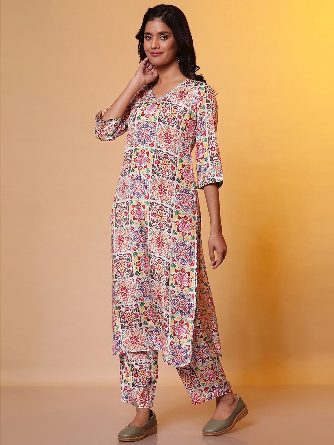 AURELIA  V-Neck Neck Three-quarter Floral Printed Kurta