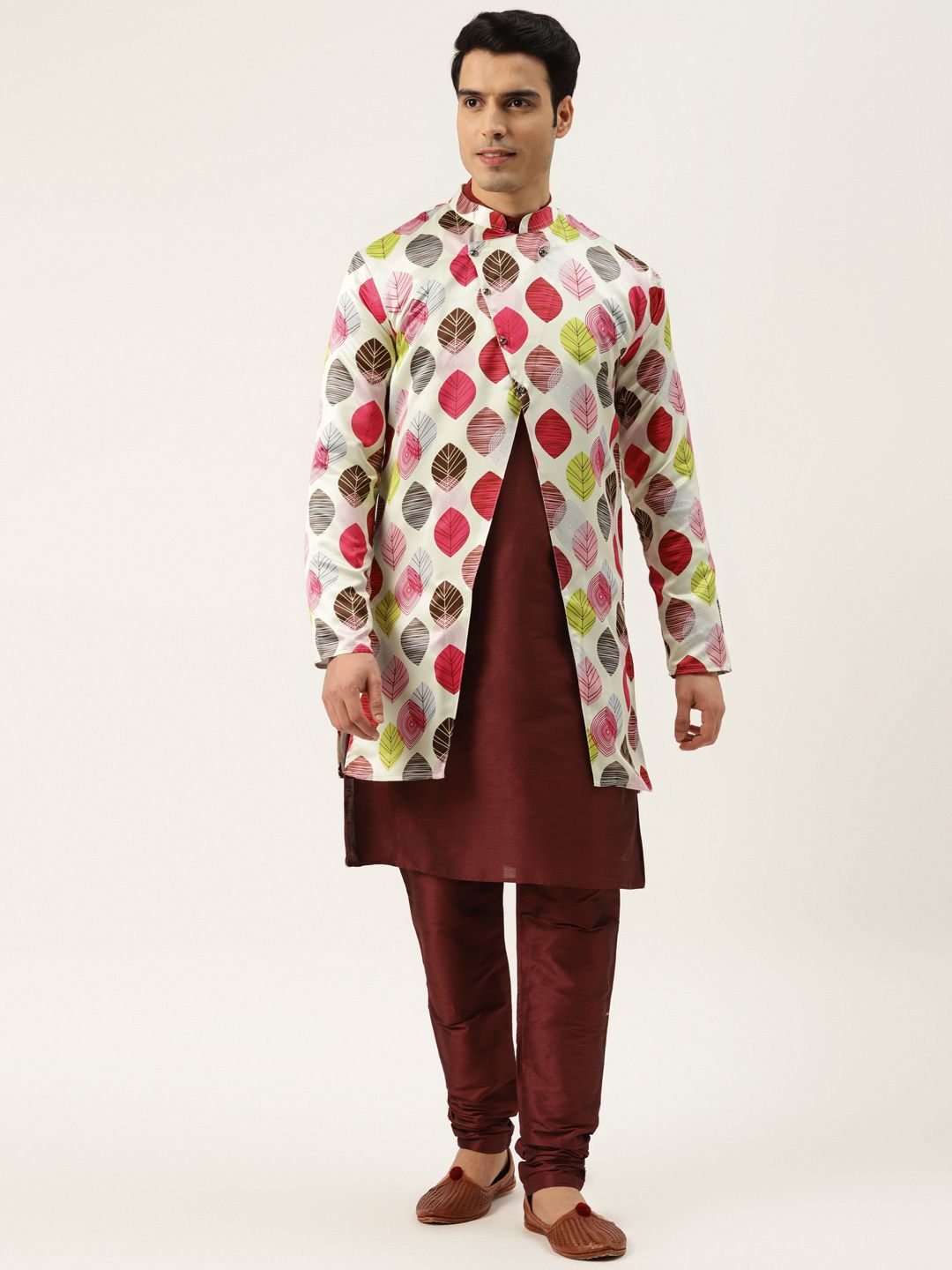 SOJANYA Men Black Solid Kurta with Churidar & Printed Jacket