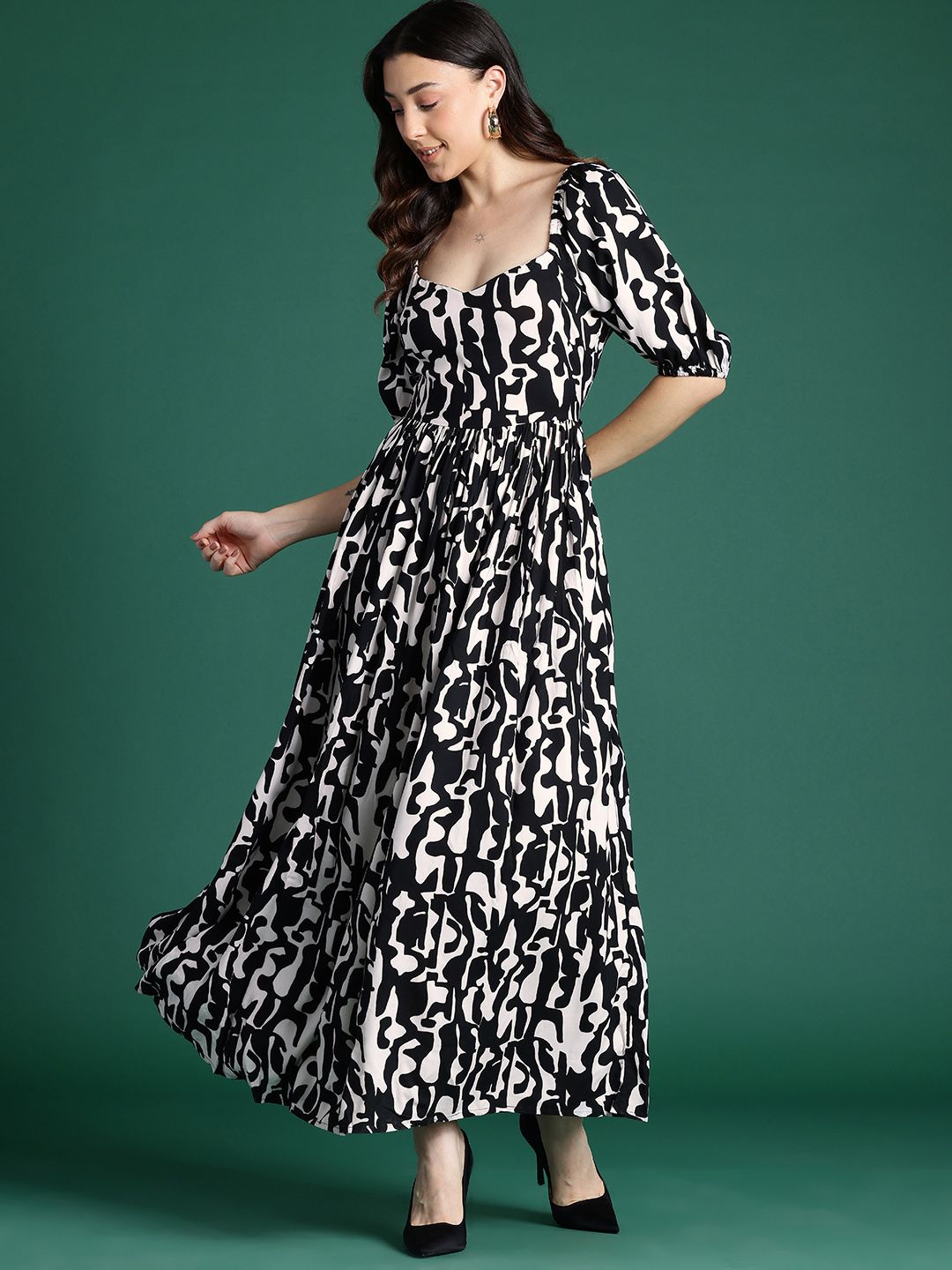 DressBerry Printed Fit & Flare Monochrome Maxi Dress