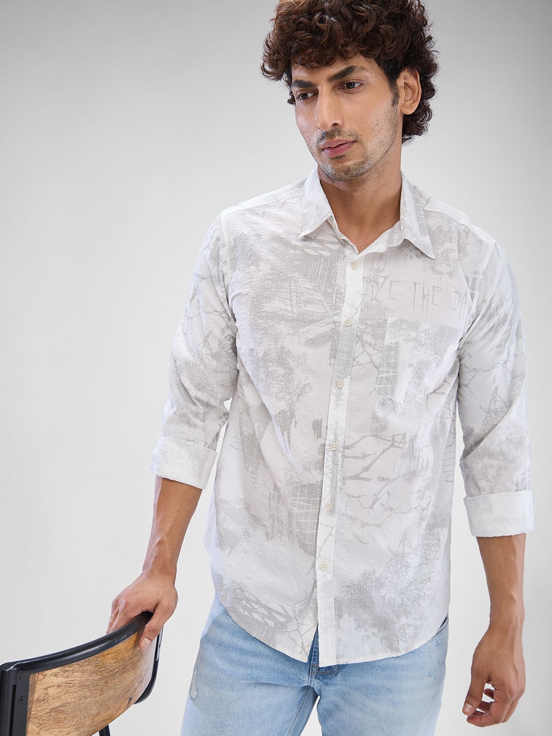 SPYKAR Men Slim Fit Opaque Abstract Printed Spread Collar Casual Shirt