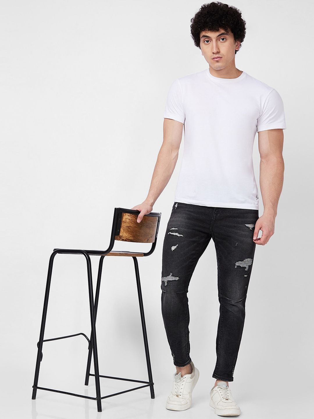 SPYKAR Men Tapered Fit Mildly Distressed Heavy Fade Stretchable Jeans