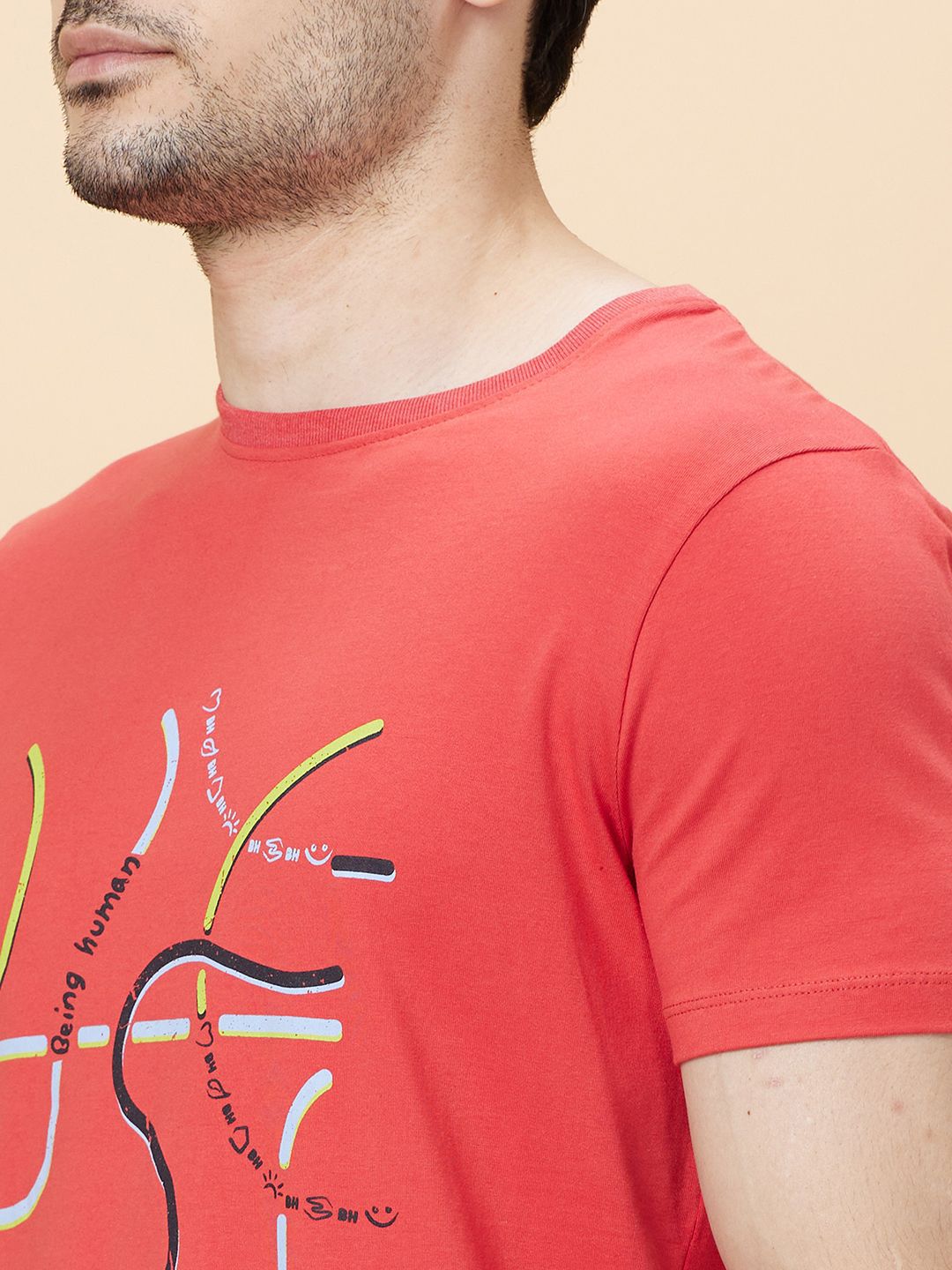 Menjadi lelaki manusia dicetak t-shirt kapas leher bulat
