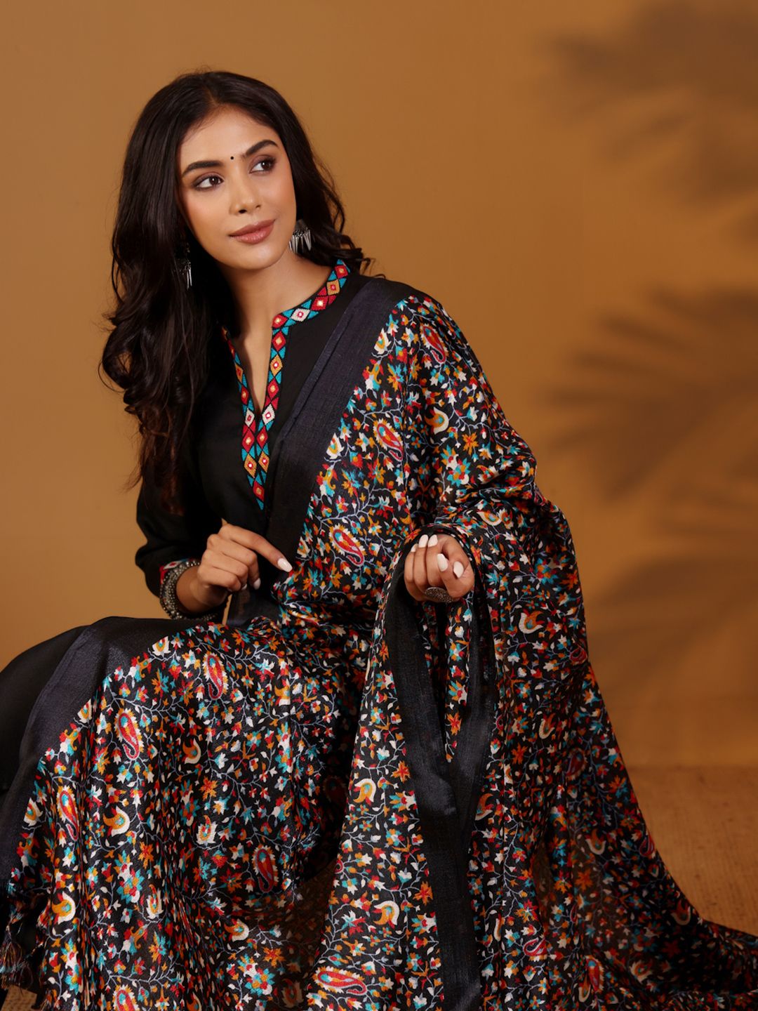 Varanga Ethnic Motifs Embroidered Woven Design Pure Cotton Kurta With Trousers & Dupatta