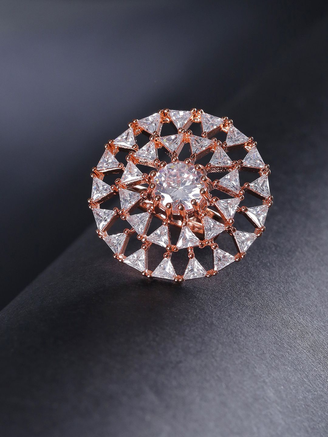 Priyaasi Rose Gold-Plated Advert Pekeliling Cincin Jari Laras Buatan Pekeliling