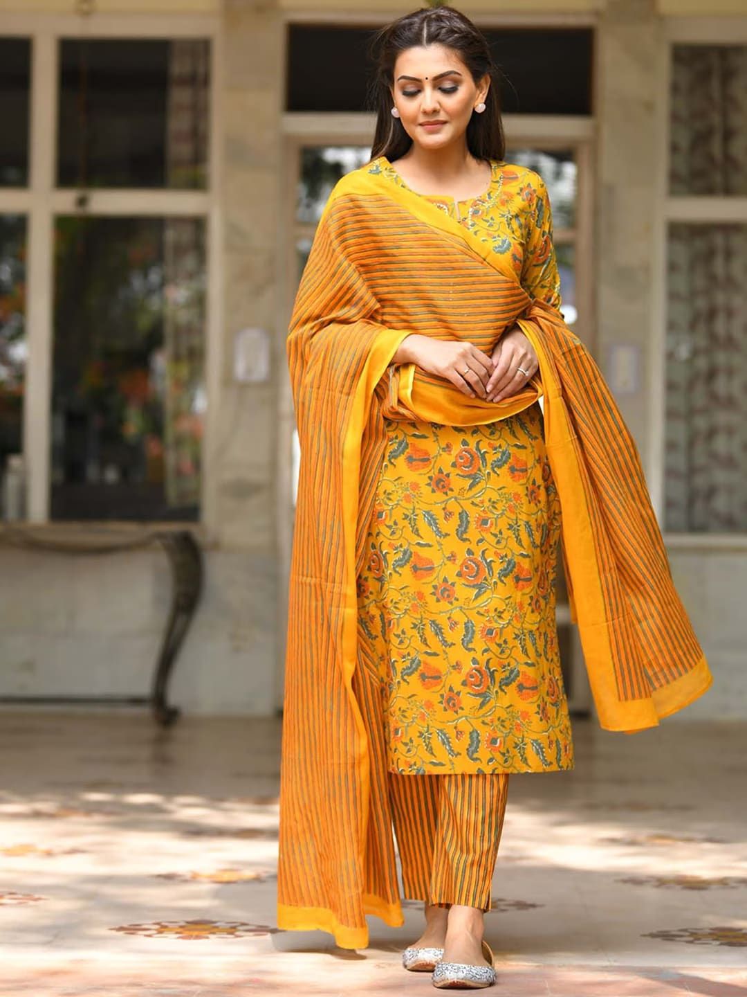 Kalini Floral Printed Pure Cotton Kurta dengan Seluar & Dupatta