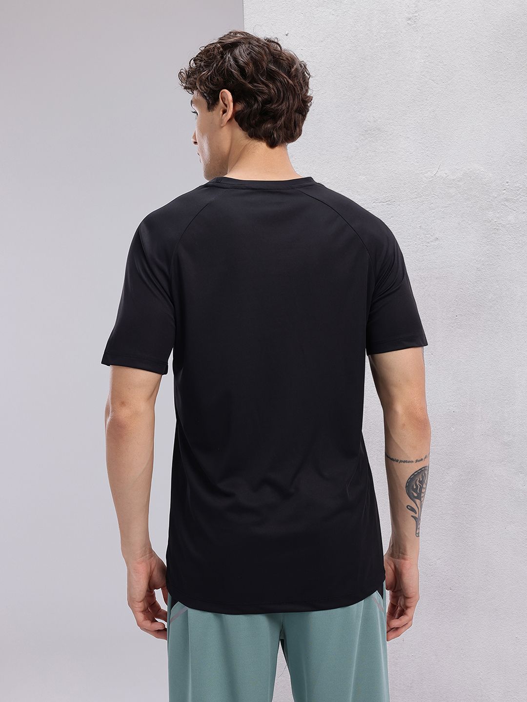 HRX by Hrithik Roshan Brand Logo Print Detail Raglan Sleeves Training T-shirt