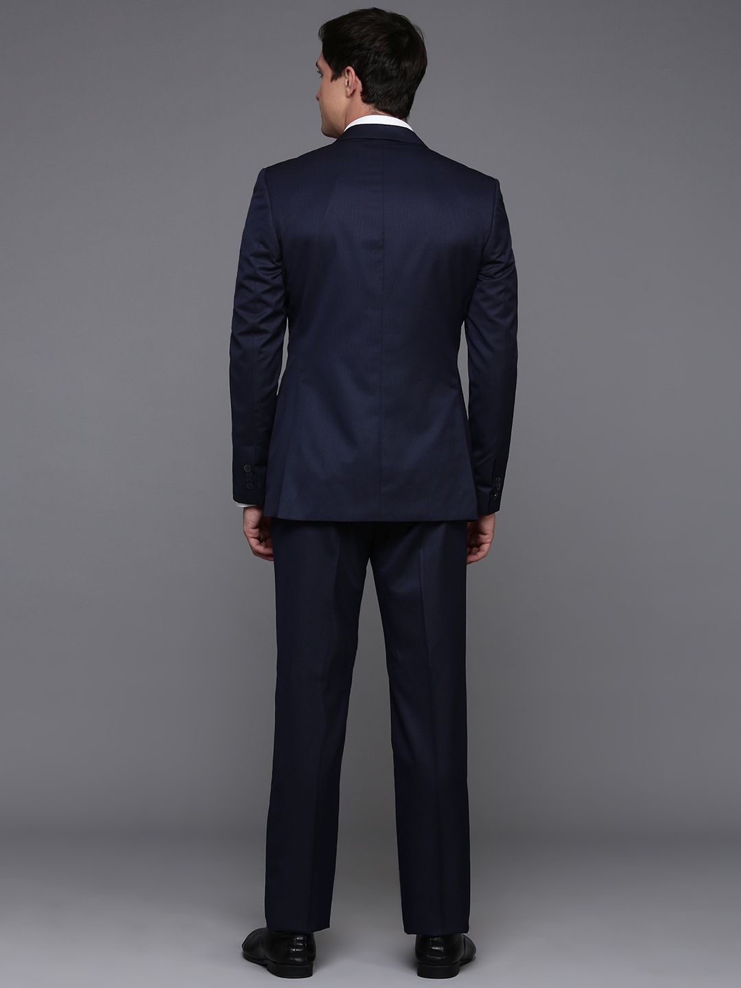 Raymond Men Self Design Single Breasted 2-Piece Formal Suit