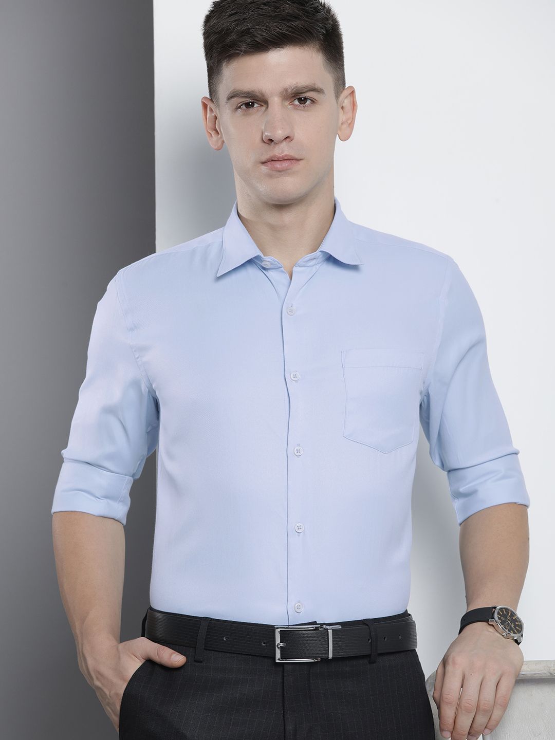 The Indian Garage Co. X Luxe Men Solid Slim Fit Opaque Formal Shirt