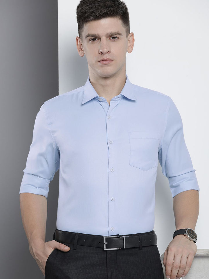 The Indian Garage Co. X Luxe Men Solid Slim Fit Opaque Formal Shirt