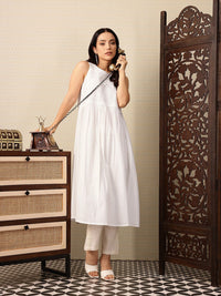 House of Pataudi Sleeveless Thread Work Indie Florals Jashn Kurta