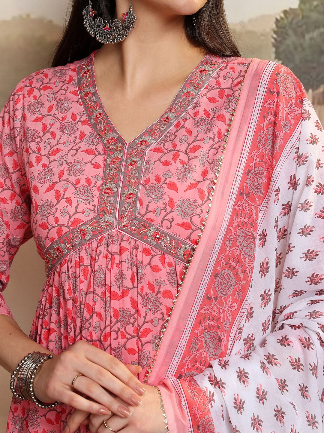 Vishudh Women Floral Printed Regular Pure Cotton Kurta with Trousers & With Dupatta