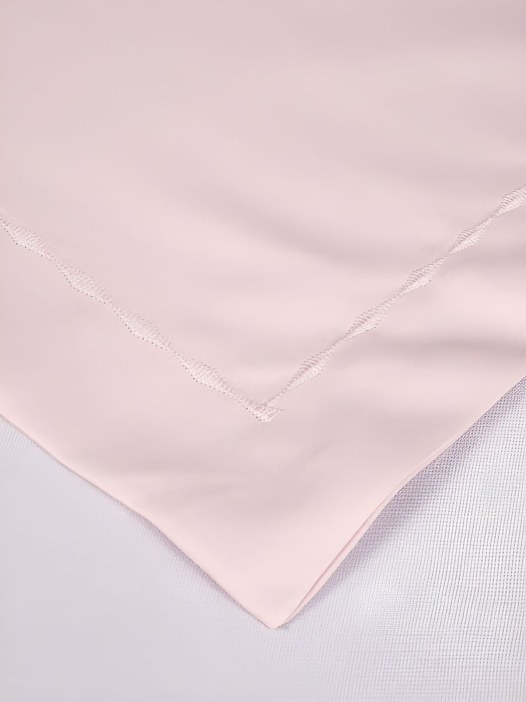 MYTRIDENT Pink 600 TC King Bedsheet with 4 Pillow Covers