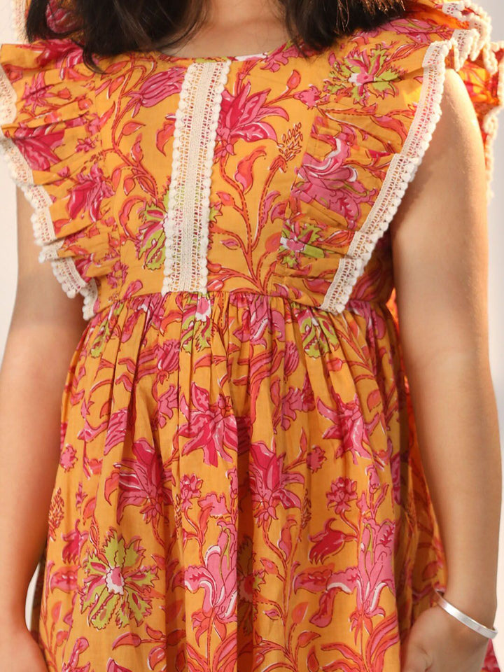 VASTRAMAY Girls Floral Printed Batwing Sleeves Lace Inserts Fit & Flare Dress