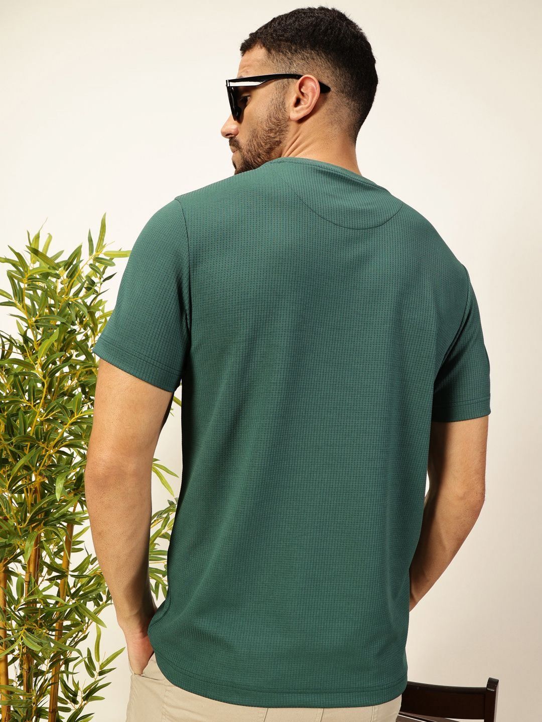 Thomas Scott Men Anti Odour Solid Round Neck T-Shirt