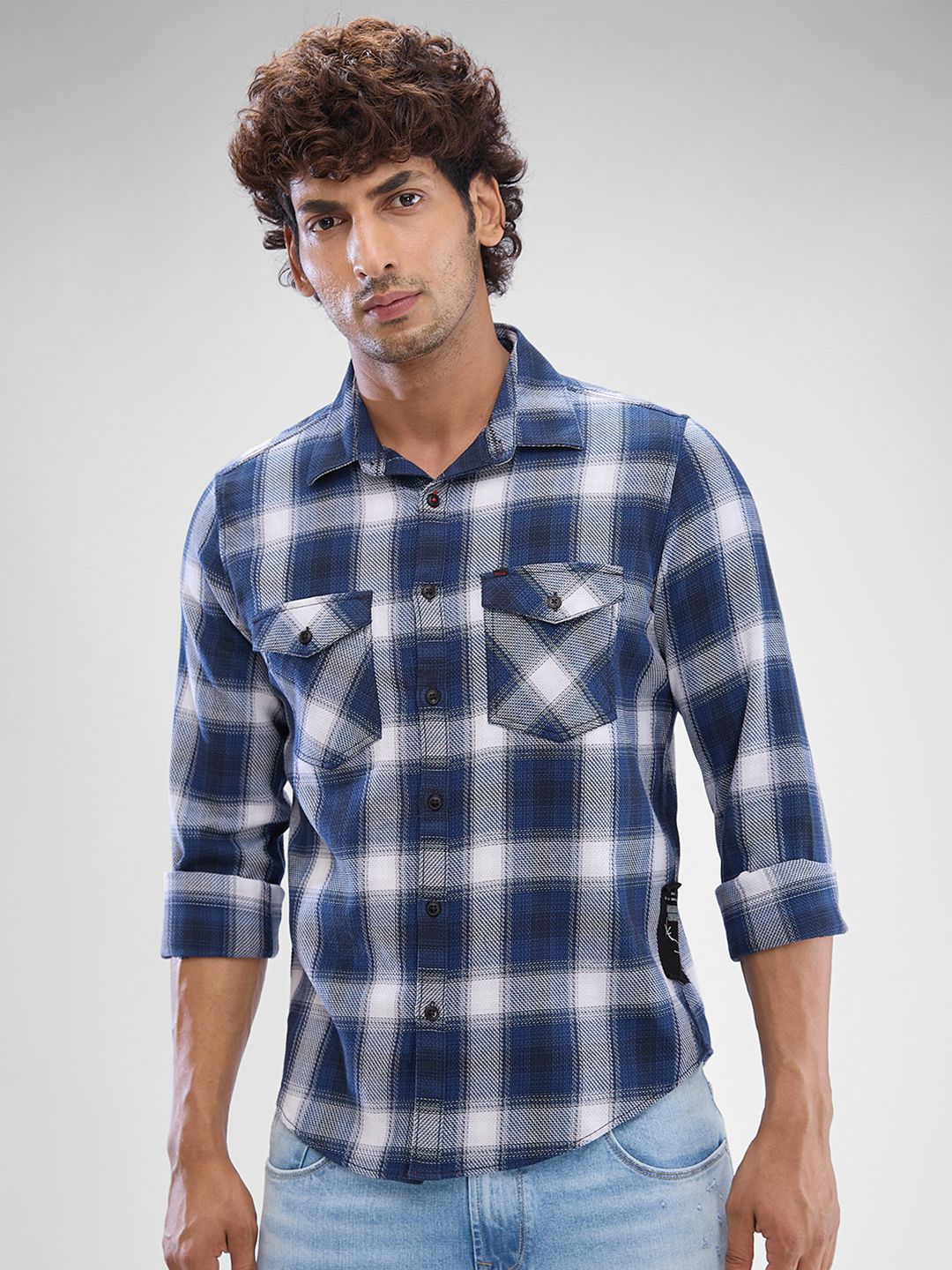 SPYKAR Men Slim Fit Opaque Checked Spread Collar Casual Shirt